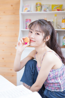 厨房丝袜麻麻被后进怀孕
